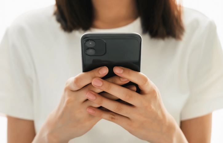 ChatGPTにNISA・iDeCo・銘柄・不動産投資を実際に相談した結果と専門家コメントから、生成AIの得意・不得意と自分で判断する投資リテラシーの作り方を解説する記事のサムネイル